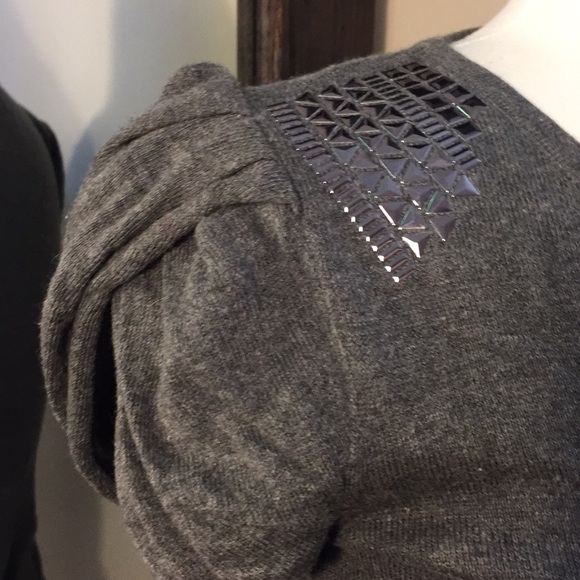 Sweater tee w/shoulder embellishments!!! - Picture 2 of 4